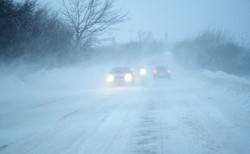 Oblodzenie w centrum kraju, intensywne opady śniegu na południu... IMGW wydaje kolejne ostrzeżenia