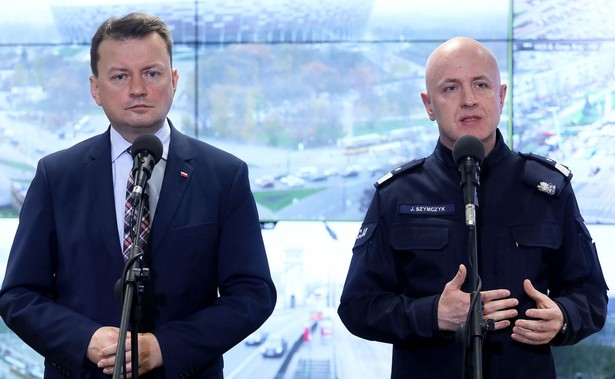 Minister spraw wewnętrznych i administracji Mariusz Błaszczak oraz komendant główny policji nadinsp. Jarosław Szymczyk