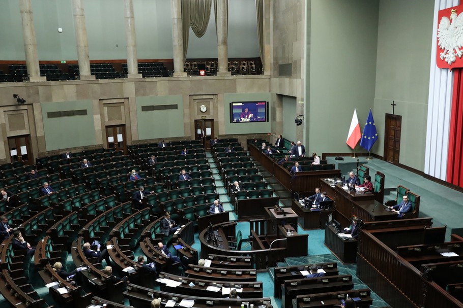 Sejm uchwalił specustawę o wsparciu dla firm w związku z pandemią koronawirusa