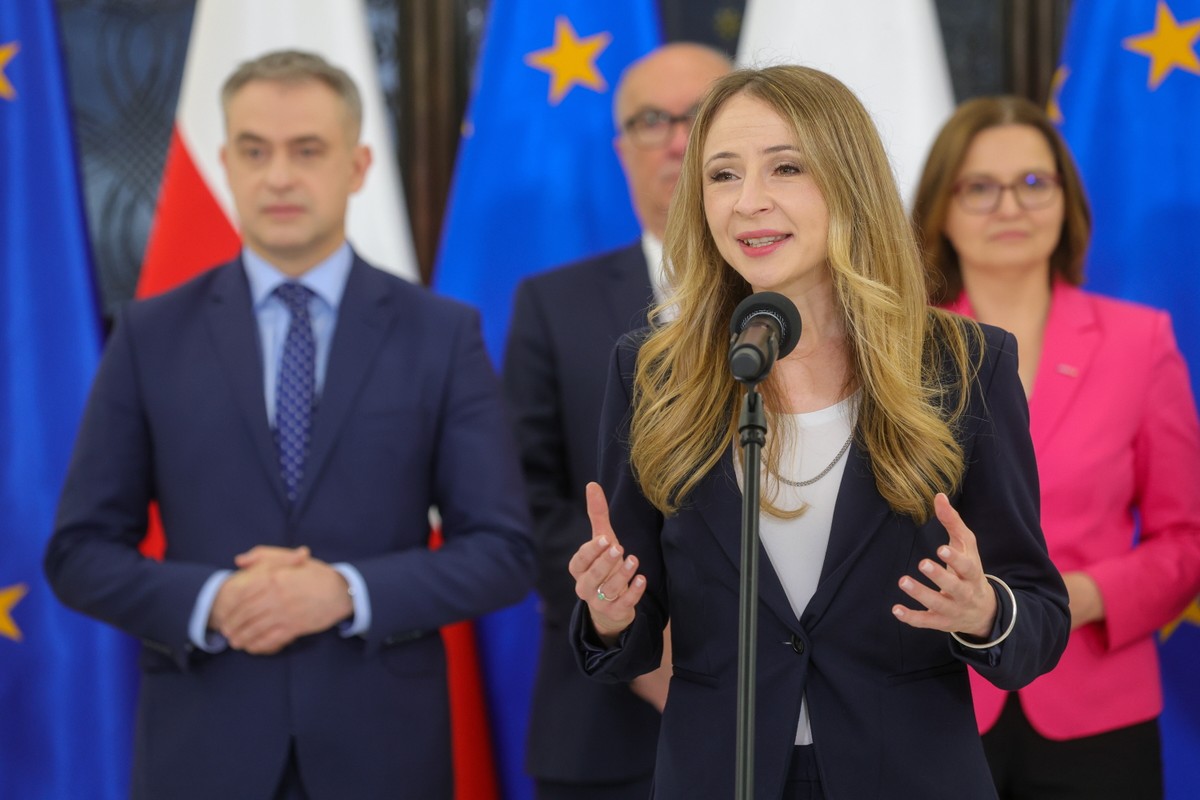 Ministra rodziny, pracy i polityki społecznej Agnieszka Dziemianowicz-Bąk