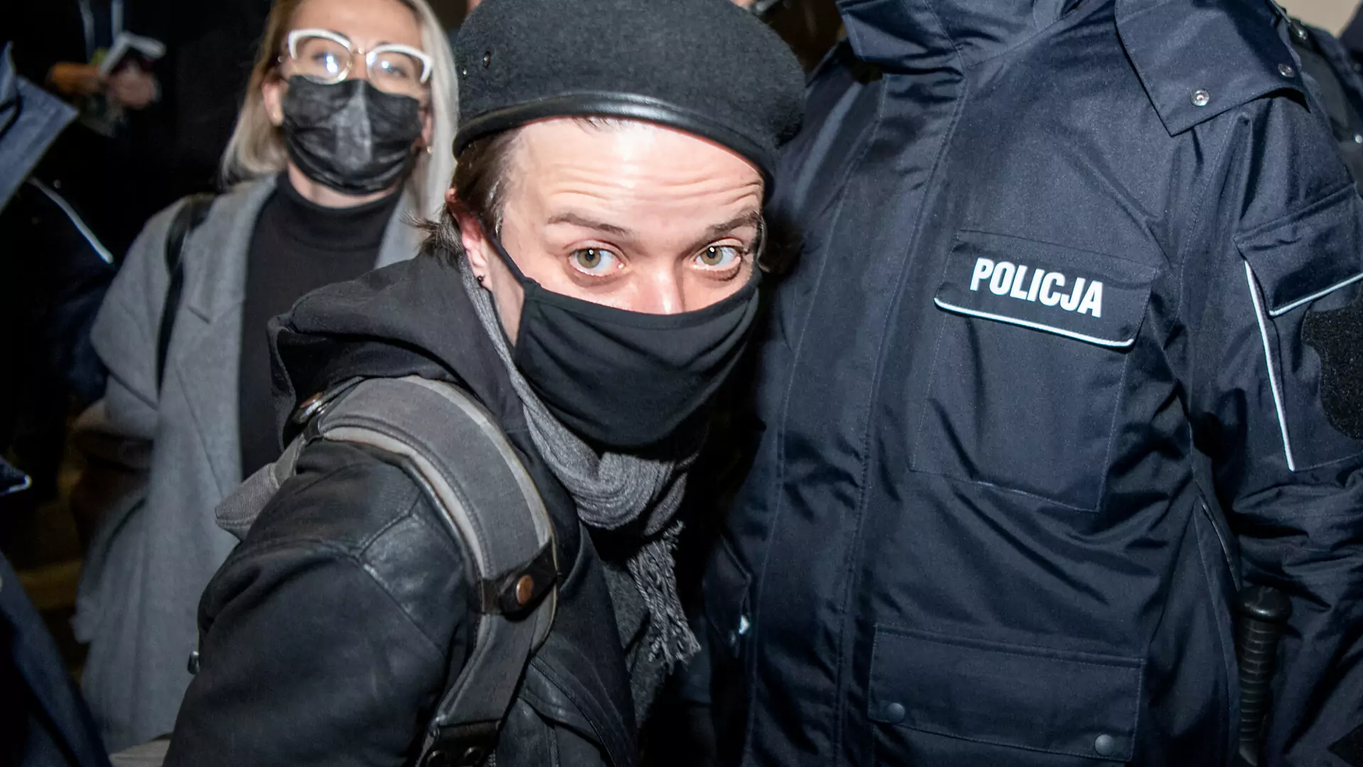 Zatrzymana fotoreporterka: "zostałam zaatakowana przez policjanta, bo błysnęłam mu w twarz fleszem"