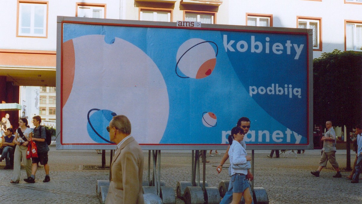 "Kobiety podbiją planety" (ul. Świdnicka, Wrocław, 2005)