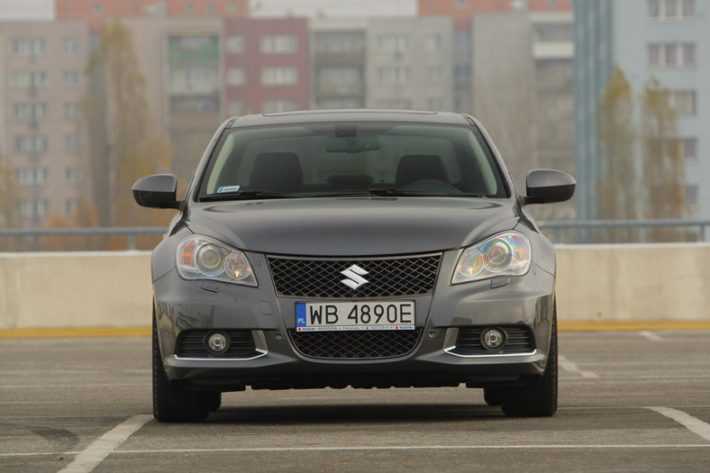 Suzuki Kizashi 2.4 VVT Sport: Sedan z dużymi ambicjami