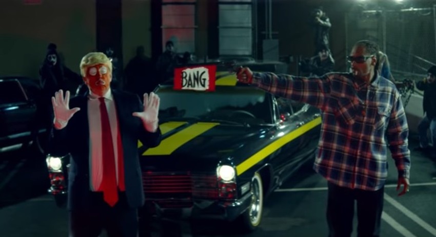 Snup Dog "puca u Donalda Trampa"