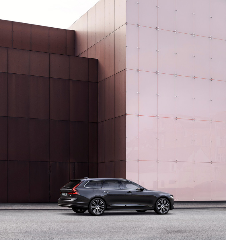 Volvo V90 Recharge T8 plug-in hybrid