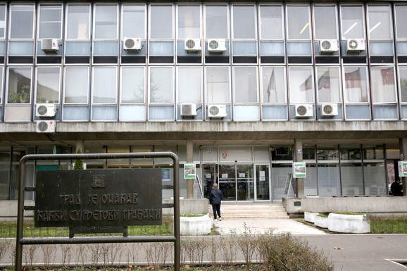 Besplatni ultrazvučni pregledi dojki ispred zgrade Opštine Novi Beograd u sredu