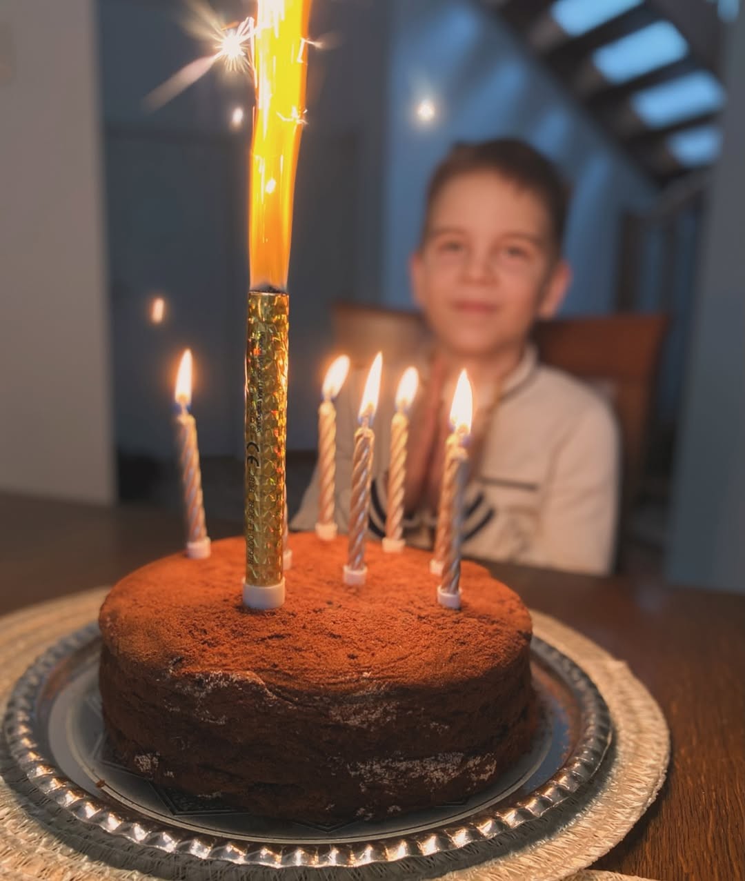 Syn Barbory Balúchovej a Borisa Kollára v januári oslávil osem rokov.
