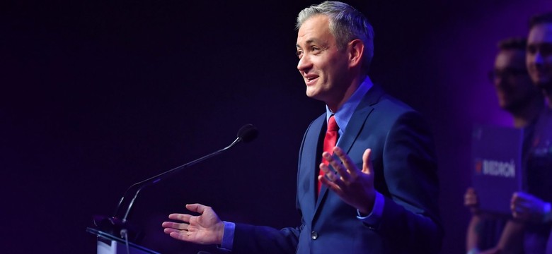 "Milion za jedynkę u Biedronia". Internet huczy o rzekomej propozycji Wiosny dla Razem