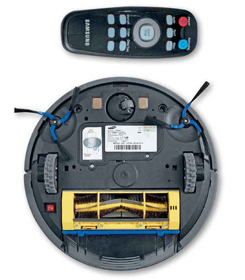 Samsung NaviBot tak naprawdę nie jest odkurzaczem, tylko automatyczną zmiotką. Zabrudzenia nie są bowiem wciągane, a wmiatane przez obracającą się szczotkę