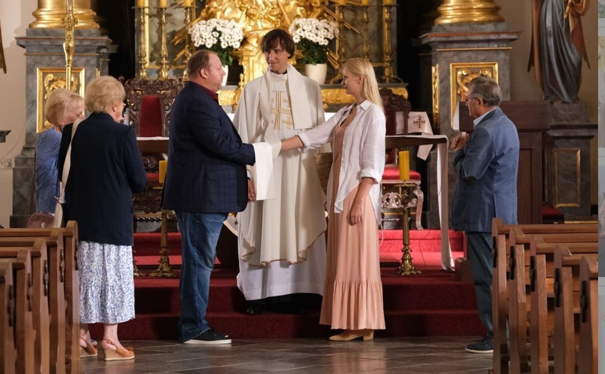 Stroje ślubne bohaterów "M jak miłość" wzbudziły u widzów wiele emocji.