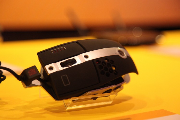 Myszka zaprojektowana przez BMW. Fot. Flickr/tecdencias