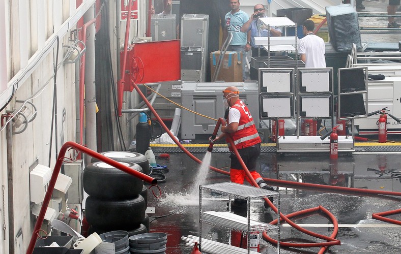 Pożar w garażu Williamsa