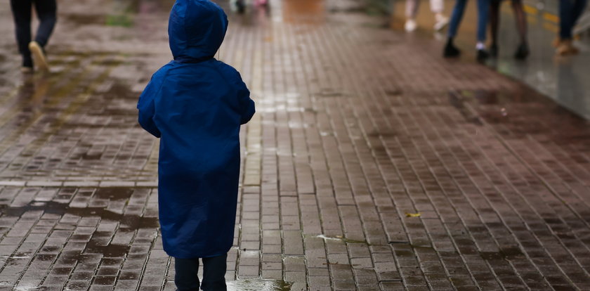 O krok od tragedii w Wągrowcu. Trzylatek błąkał się bez opieki przy ruchliwym skrzyżowaniu