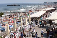 Promenada i plaża w Kołobrzegu