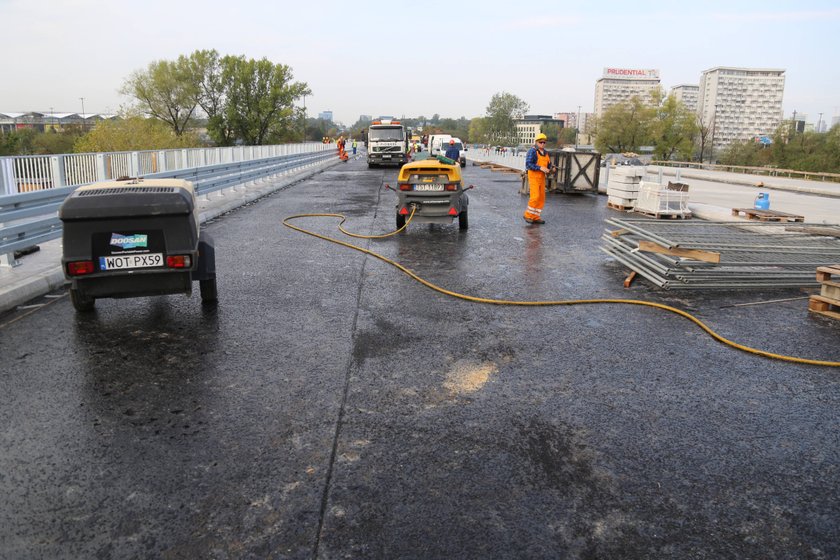 Dwa brzegi stolicy znów połączone Mostem Łazienkowskm