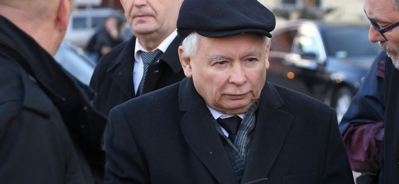 Kaczyński pisze do prokuratury w sprawie "Gazety Wyborczej". "Działając jako pokrzywdzony zawiadamiam..."