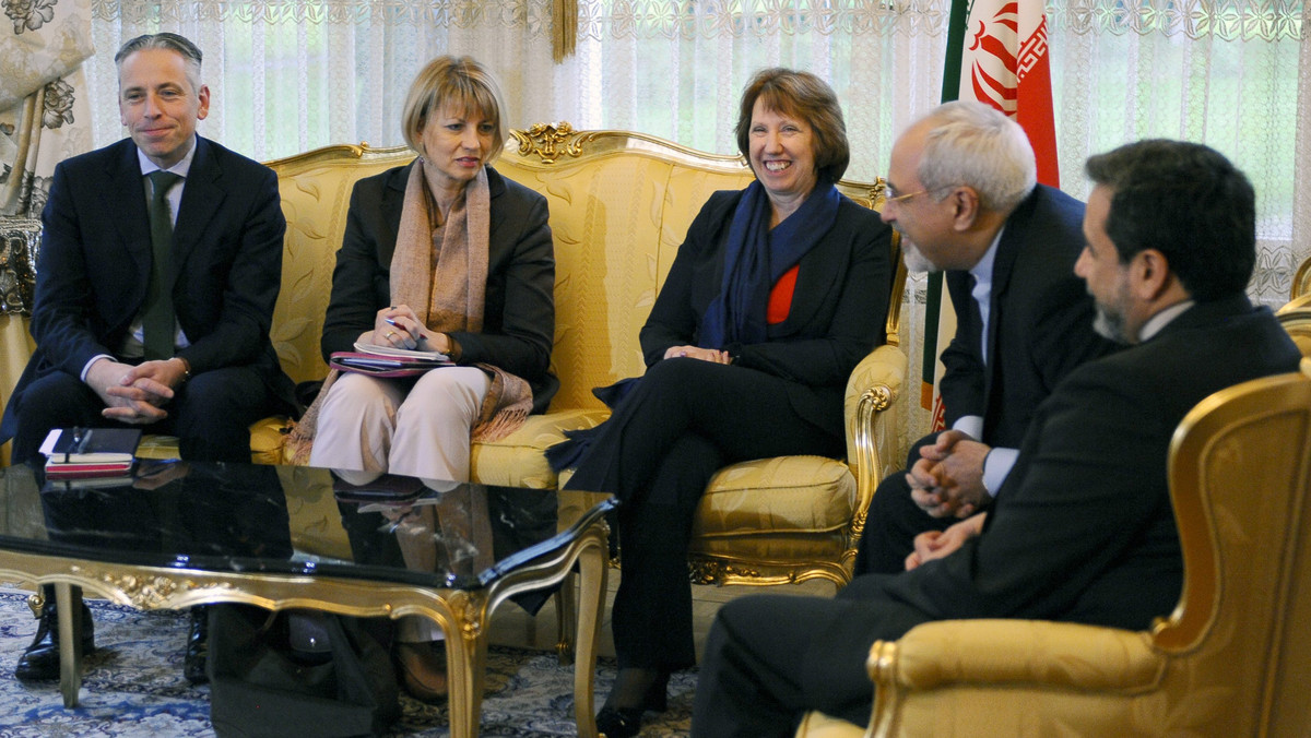 Jako "bardzo użyteczne" ocenił dzisiejsze rozmowy z szefową dyplomacji UE Catherine Ashton Abbas Aragczi, szef irańskich negocjatorów na rozmowach w Genewie ws. programu nuklearnego Teheranu. Zaznaczył, że Iran "odzyskał w pewnym stopniu zaufanie" w rozmowach.