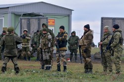 Cuda w rosyjskich komendach uzupełnień. Powołany do służby inżynier zostaje czołgistą, a kucharz snajperem