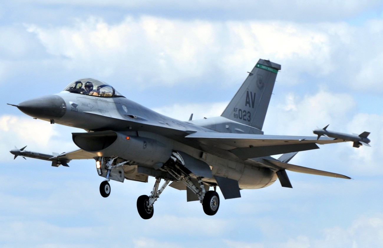 fighter f90