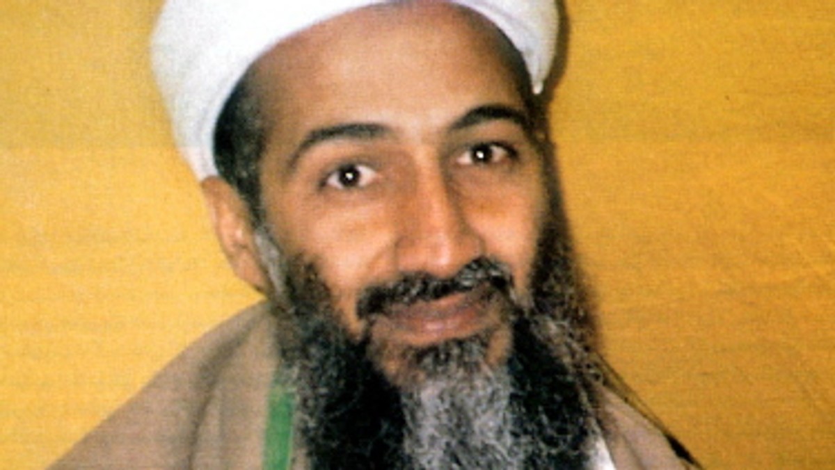 Najbardziej poszukiwany terrortysta na świecie, Osama Bin Laden pozostaje nadal w ukryciu. Jak twierdzi autor filmu dokumentalnego "Feathered Cocaine" Alan Parrot nie jest to zimna i ciemna jaskinia a luksusowy apartament w Teheranie, w którym przebywa wraz z rodziną i swoimi dziećmi - donosi foxnews.com.