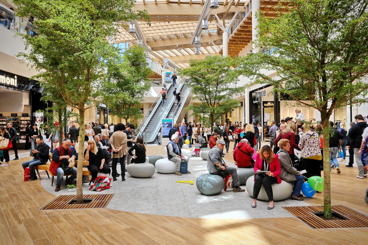 Większość centrów handlowych powstaje w małych miejscowościach. Wiadomo dlaczego [RAPORT]