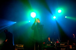 Archive komponuje dla polskiego "Sępa"