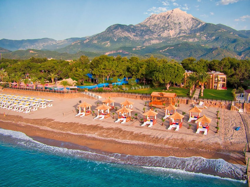 Pirates Beach Club