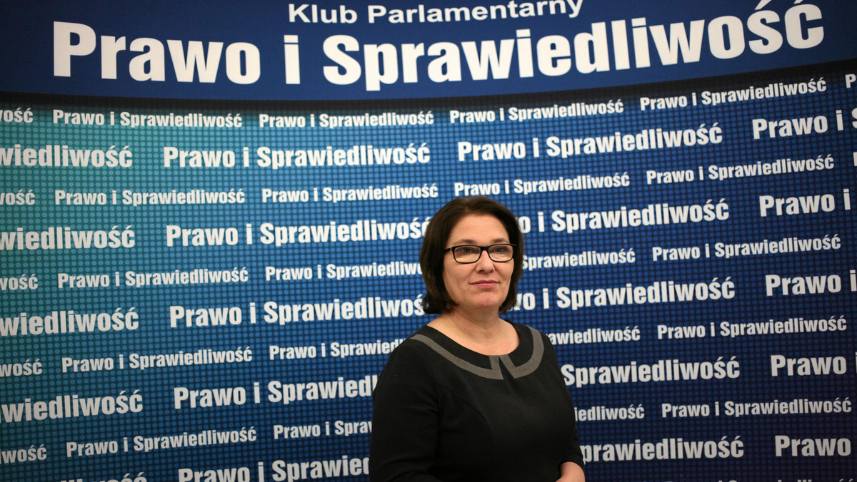 Zapowiadany przez opozycję wniosek o odwołanie szefa MSWiA Mariusza Błaszczaka jest wnioskiem politycznym i służy podgrzewaniu negatywnych emocji; nie ma szans na odwołanie ministra Błaszczaka - powiedziała rzeczniczka PiS Beata Mazurek.