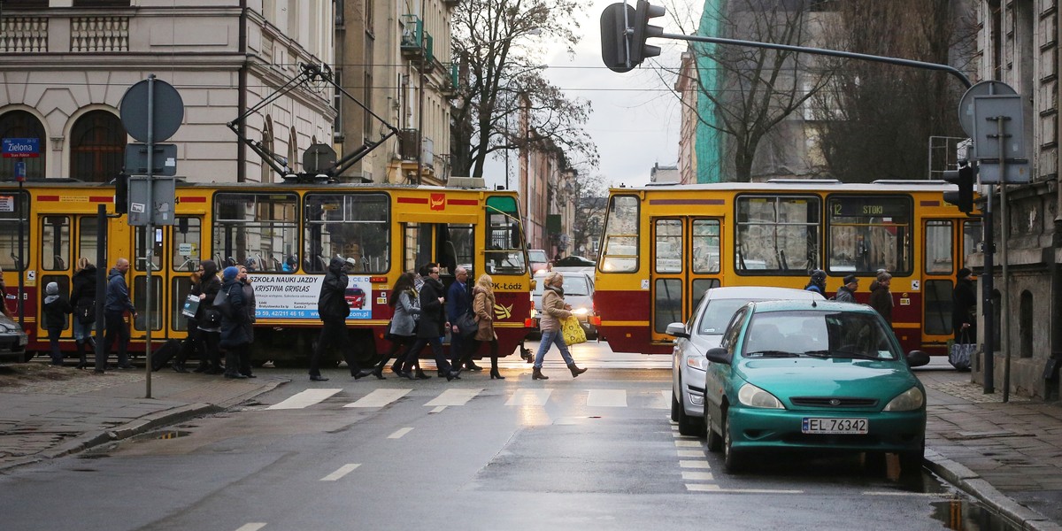 Tramwaj zablokował skrzyżowanie 