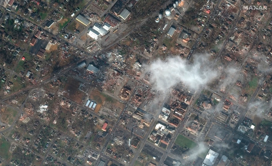 Tornada pogodila SAD - Mejfild, Kentaki