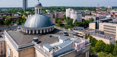 Widok z dachu Archikatedry zachwyca. Wjedź na  taras widokowy i zobacz Katowice z góry