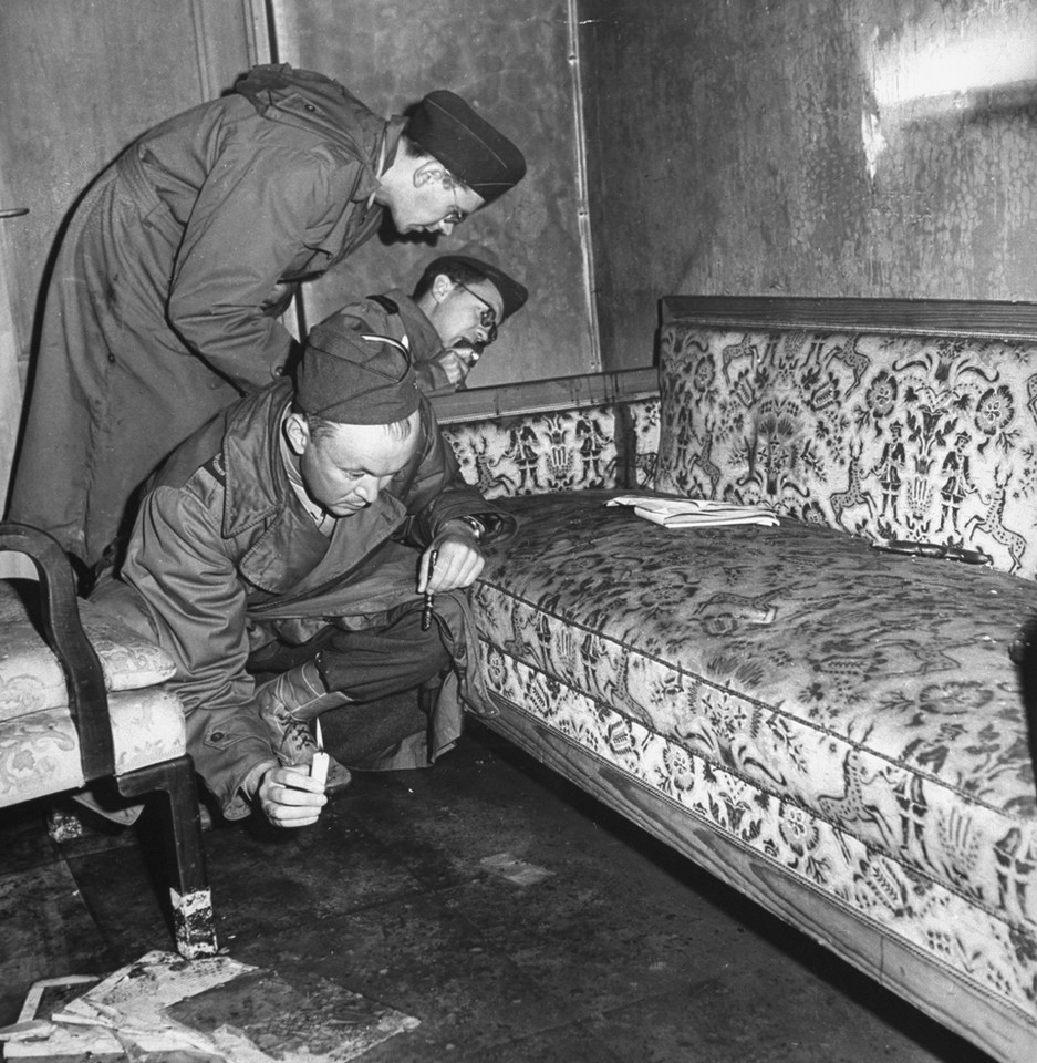 W tym bunkrze Hitler i jego żona popełnili samobójstwo