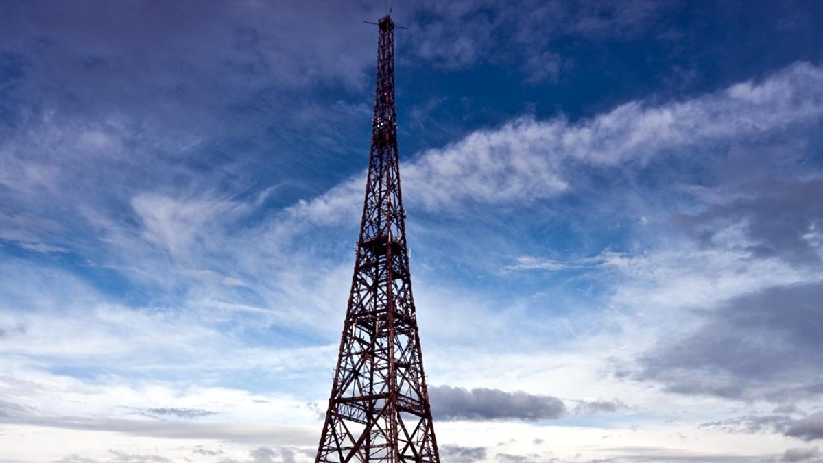 Krajowa Rada Radiofonii i Telewizji odebrała koncesję "Radiu Hobby", za bezprawne odsprzedanie części swojego pasma radiu "Głos Rosji", które za tym pośrednictwem nadawała audycję "Radio Sputnik" - powiedział wczoraj Witold Graboś z KRRiT.