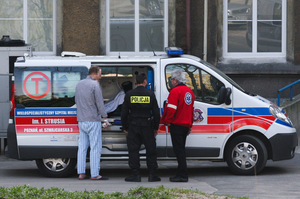 Były wiceminister usłyszał zarzuty za jazdę po pijanemu i grożenie bronią. WIDEO