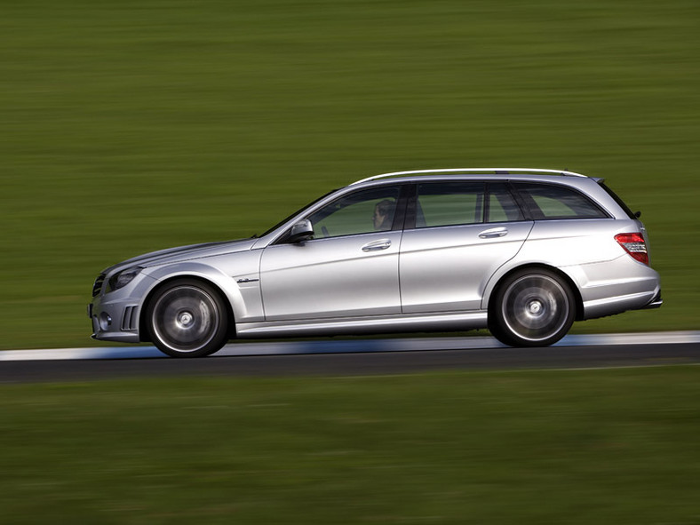 IAA Frankfurt 2007: Mercedes-Benz C 63 AMG kombi - oficjalne zdjęcia i fotografie