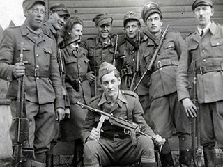 Żołnierze Wyklęci to nie były bandy, lecz wojsko. Jak partyzanci byli umundurowani? [GALERIA]