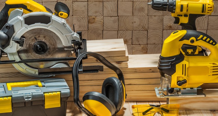 Podstawowe elektronarzędzia, które warto mieć w domu