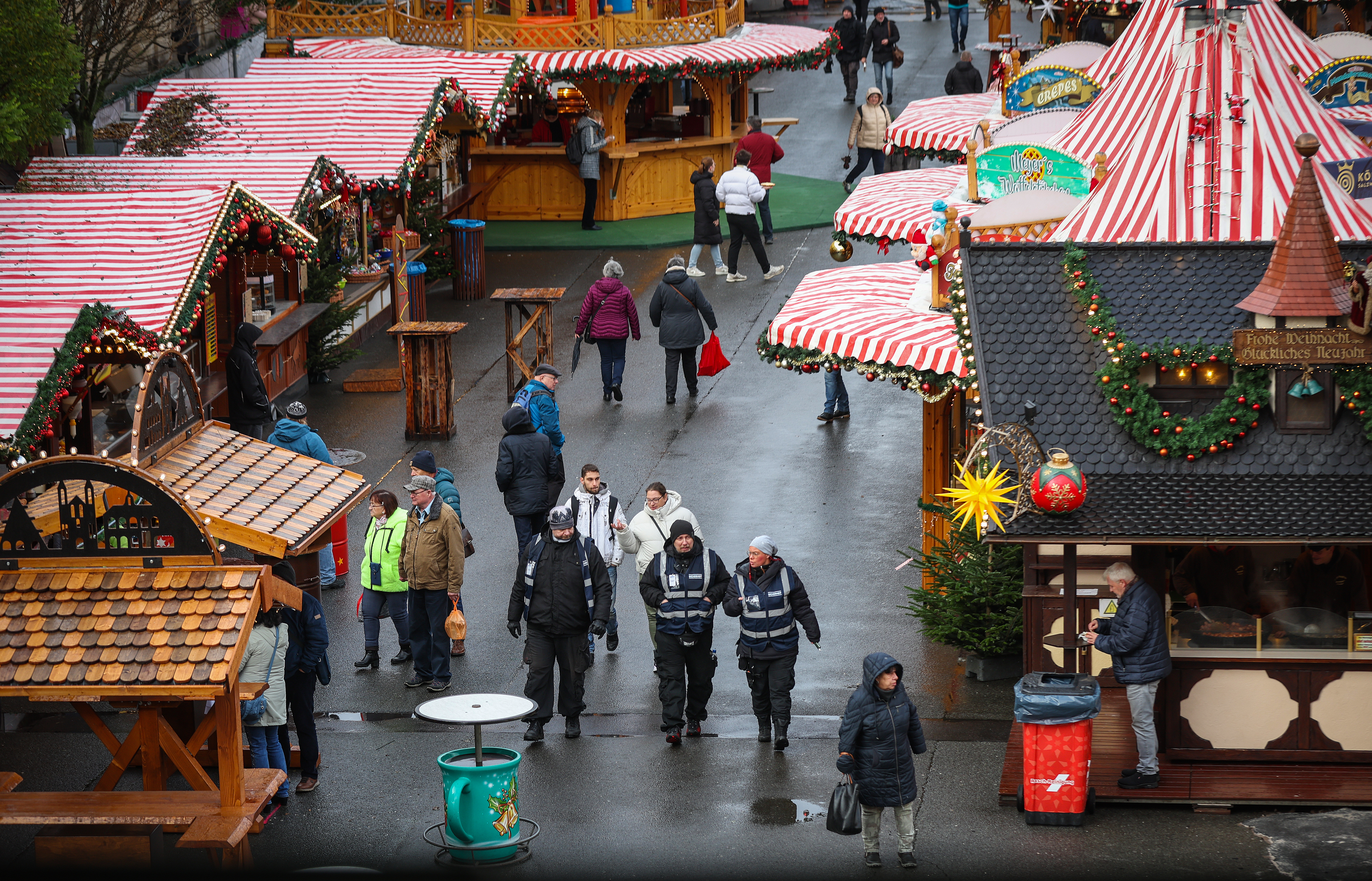 Nach Anschlag mit 6 Toten: Magdeburg öffnet Weihnachtsmarkt