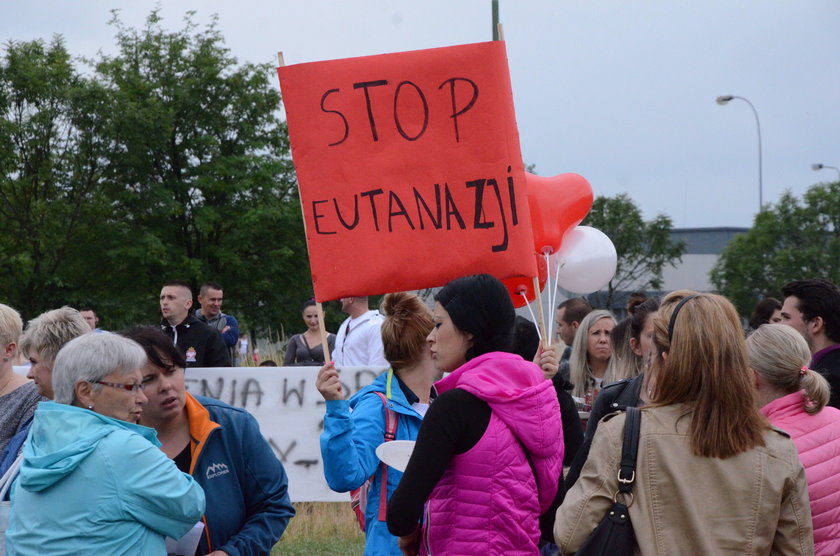 – Odzew od ludzi mamy niesamowity – mówi Krzysztof Piotrowski (36 l.), organizator protestu.