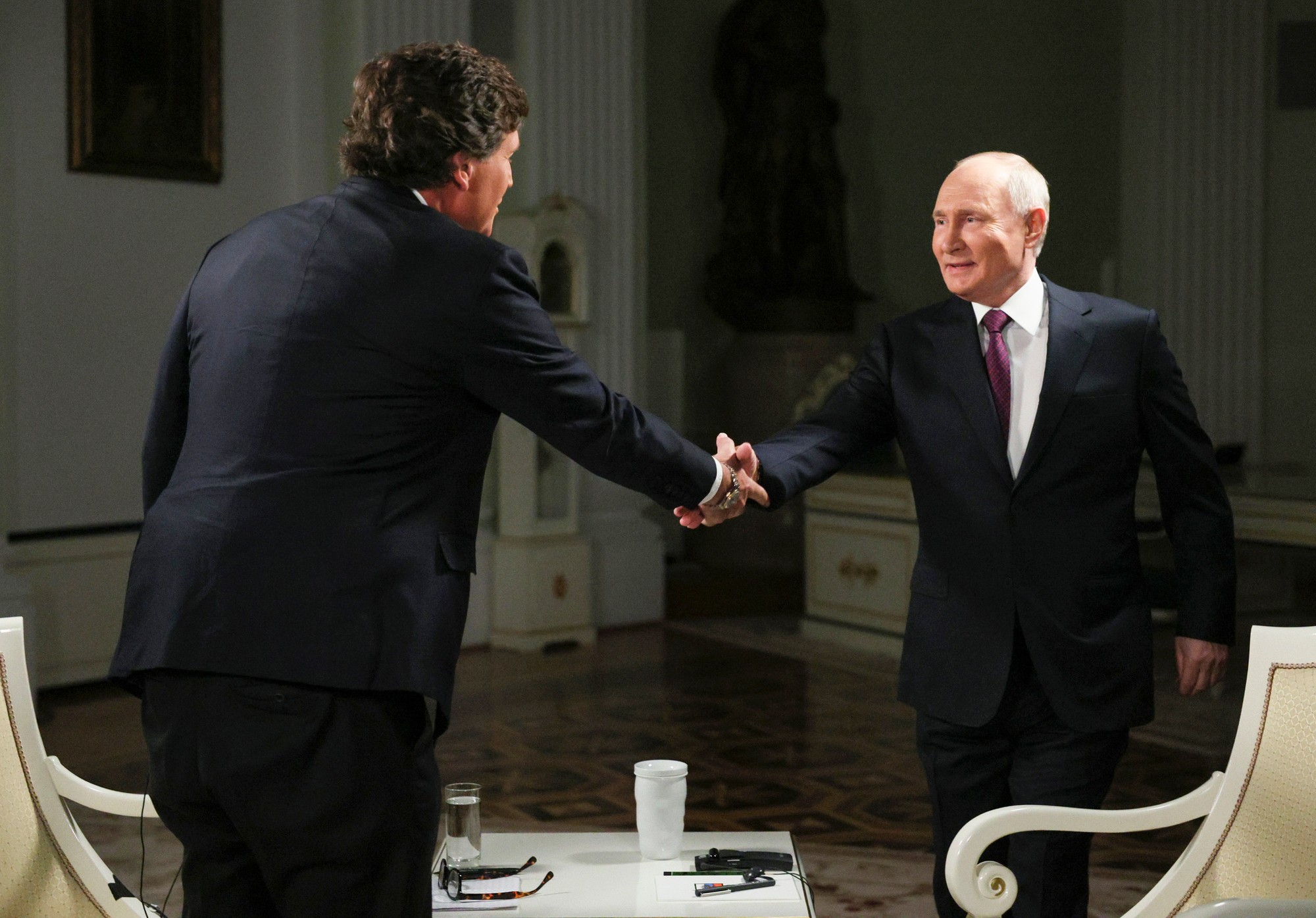 Carlson, bývalý moderátor televízie Fox News, urobil rozhovor s Putinom.