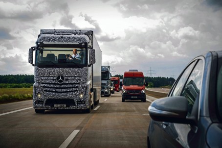 Czas na bezzałogowe ciężarówki. Rewolucja w logistyce
