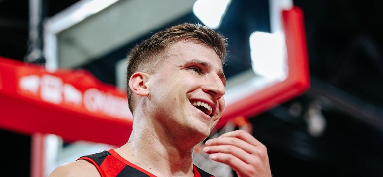 Jakub Schenk zmaga się z ciężką chorobą. "Od bohatera do człowieka przykutego do łóżka"
