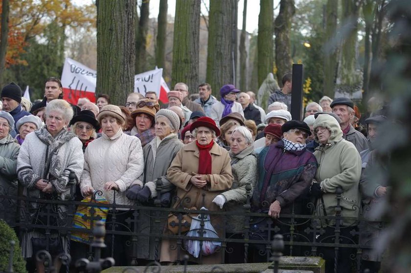 Politycy w żałobie. Zdjęcia z pogrzebu Marka Rosiaka