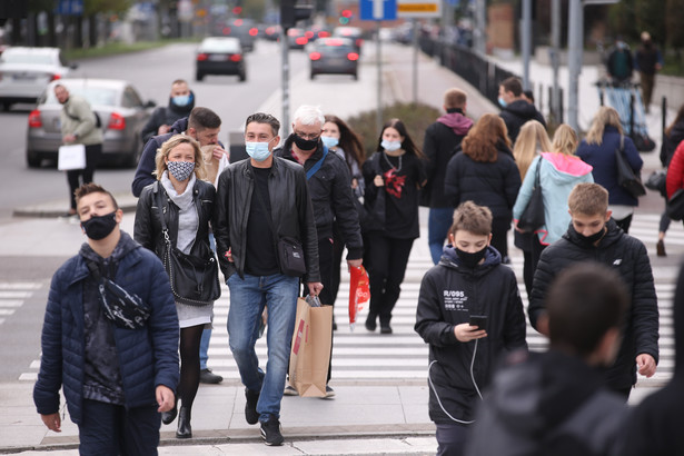 Chodzi o rozporządzenie w sprawie ustanowienia określonych ograniczeń, nakazów i zakazów w związku z wystąpieniem stanu epidemii.