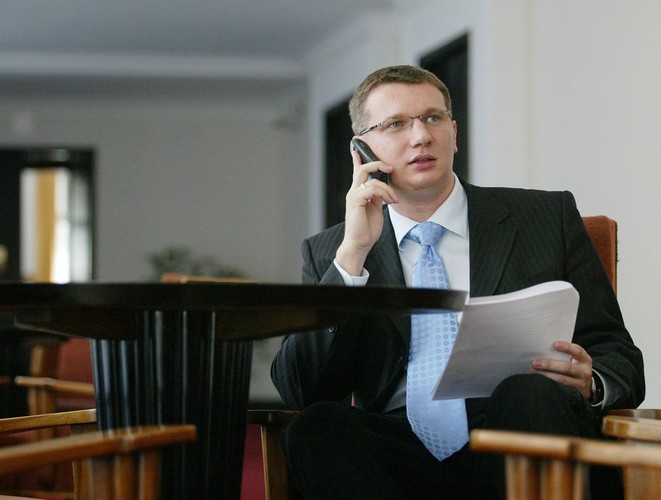 Z Opus Dei łączony jest także poseł PiS Przemysław Wipler. Według 'Newsweeka', miał on osiągnąć wysoki poziom wtajemniczenia