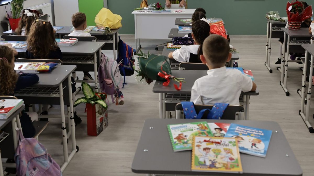România în fața unui declin educațional grav: peste jumătate dintre elevii de 15 ani nu au competențe de bază, conform evaluării PISA 2025