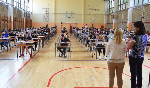 Novi Sad316 polaganje male mature zavrsni ispit iz maternjeg jezika foto Nenad Mihajlovic