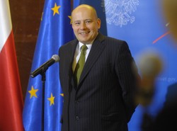 Rząd ściąga ekspertów, by zabłysnąć w Unii