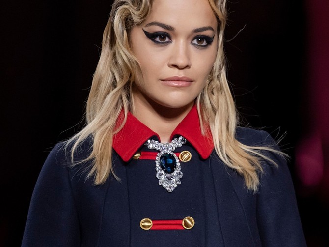 Rita Ora na Miu Miu reviji u Parizu