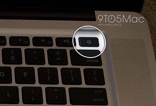 Jeszcze jedna fotka z przecieku - przycisk Power zamiast Eject na klawiaturze nowego MacBooka Pro. 9to5mac.